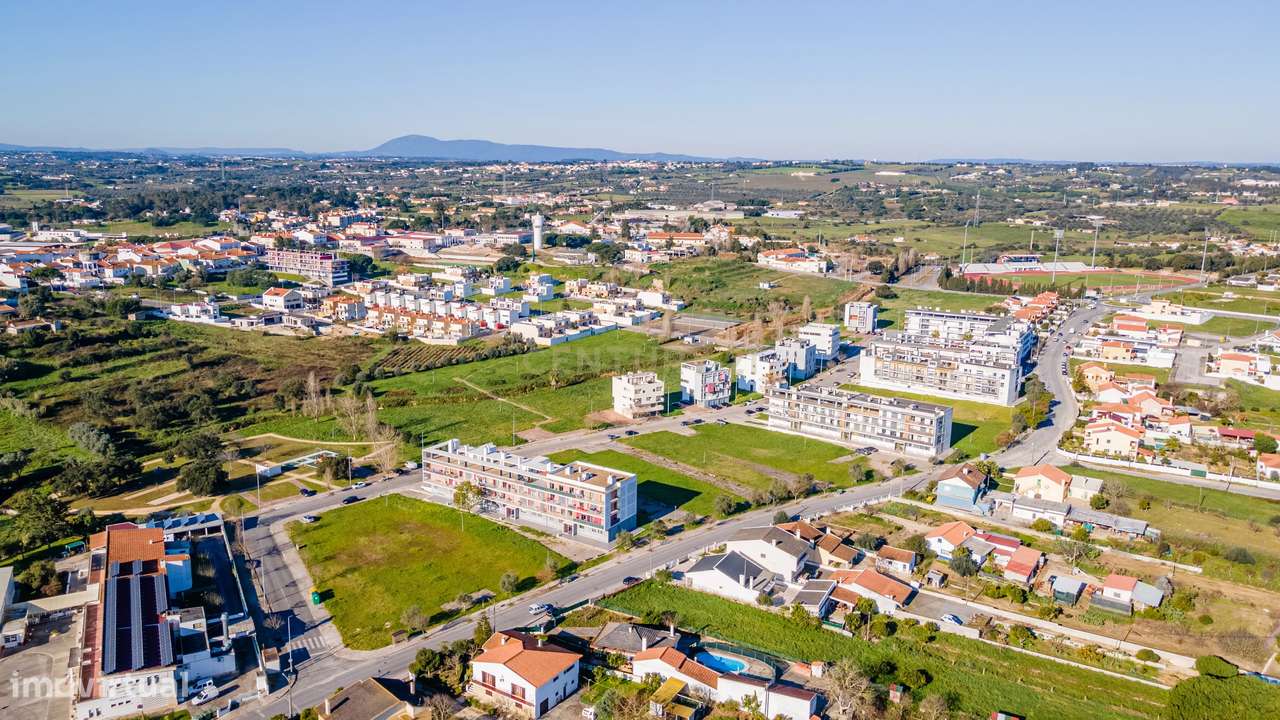 Lote de Terreno Urbano no Centro do Cartaxo para construção de 3 bloco - Grande imagem: 4/16