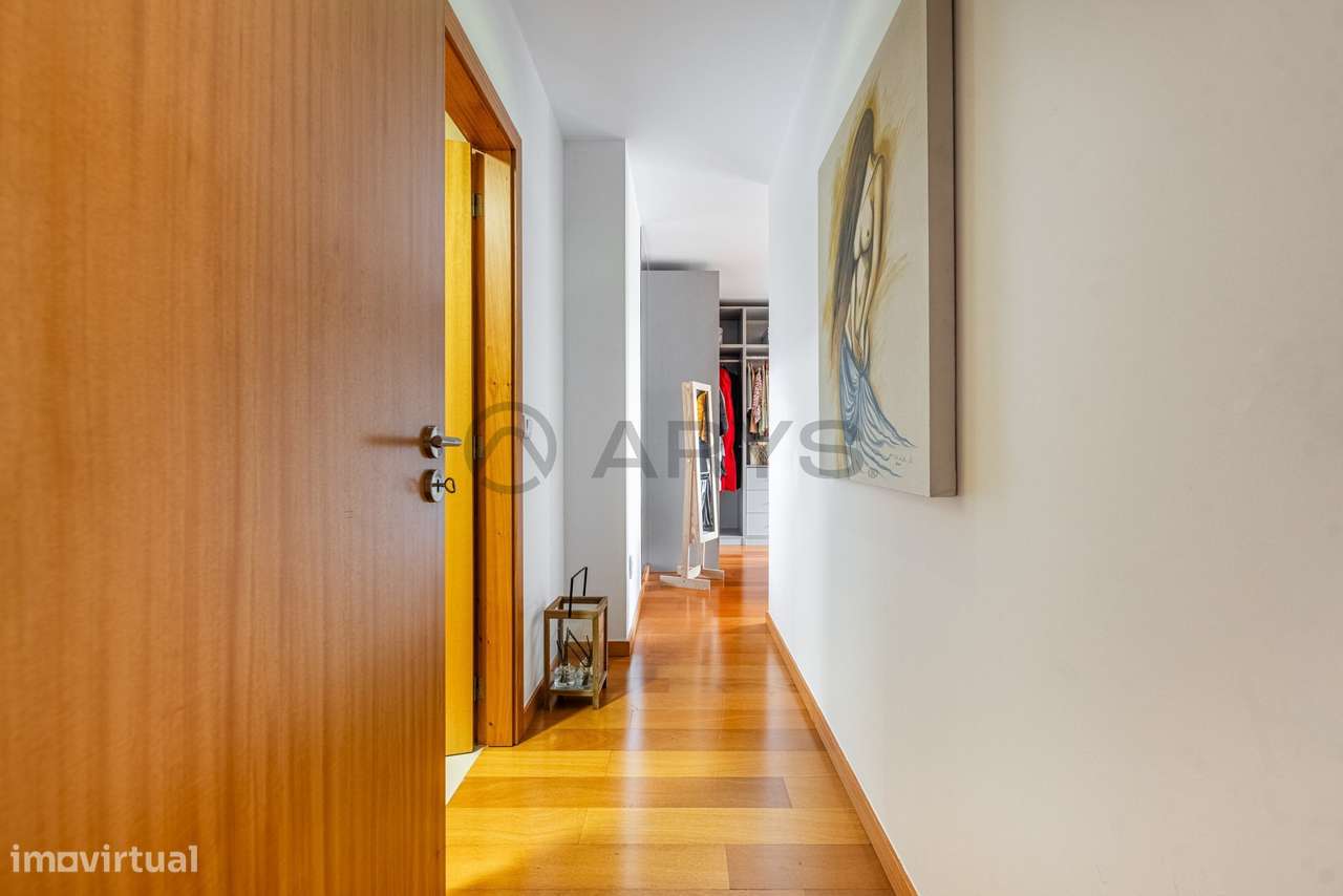 Apartamento T4 localizado no coração da cidade de Braga-7