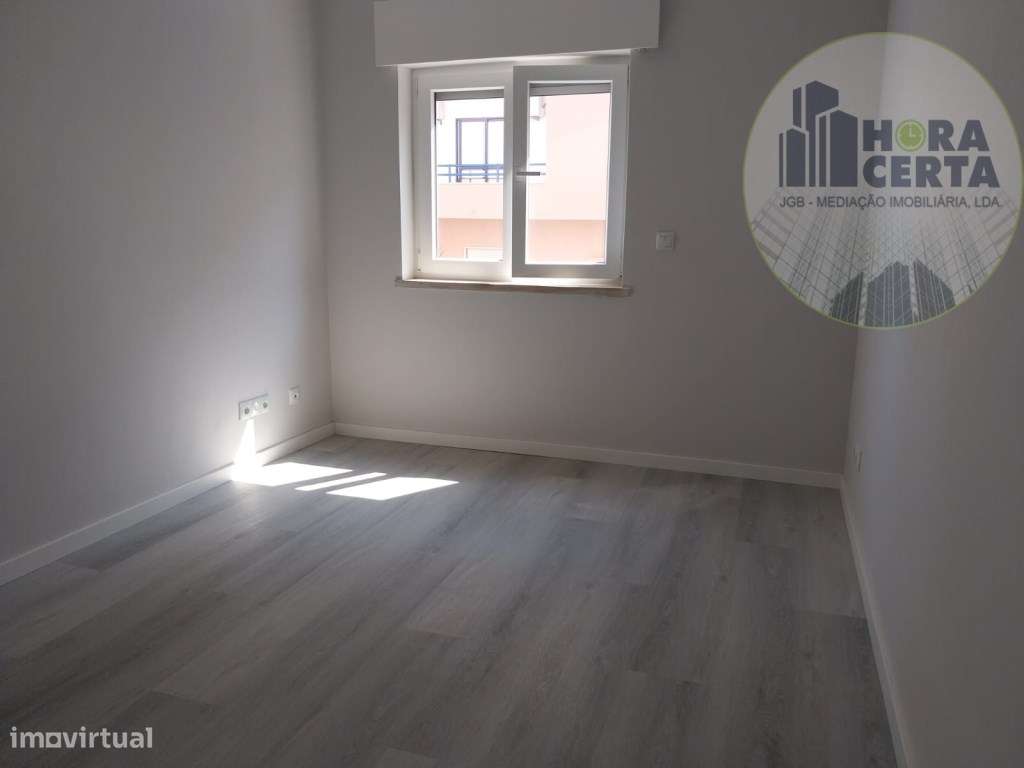 Apartamento T2 em Corroios!-16