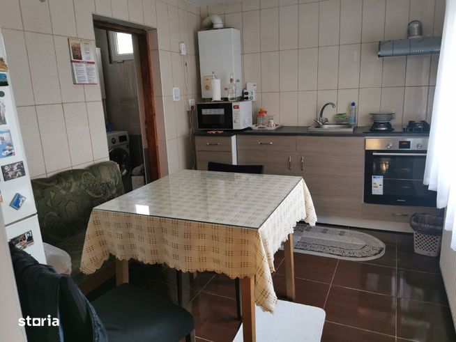 Casa plus 200 mp teren zona Brestei-5