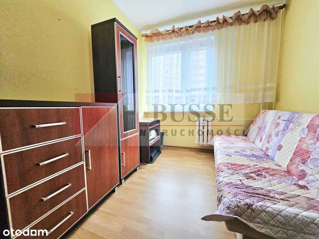 4 pok. na os. Zawadzkiego-Klonowica w niskim bloku-3