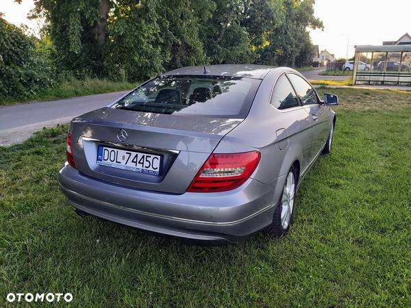 Mercedes-Benz Klasa C 180 Coupe BlueEFFICIENCY 7G-TRONIC - 9