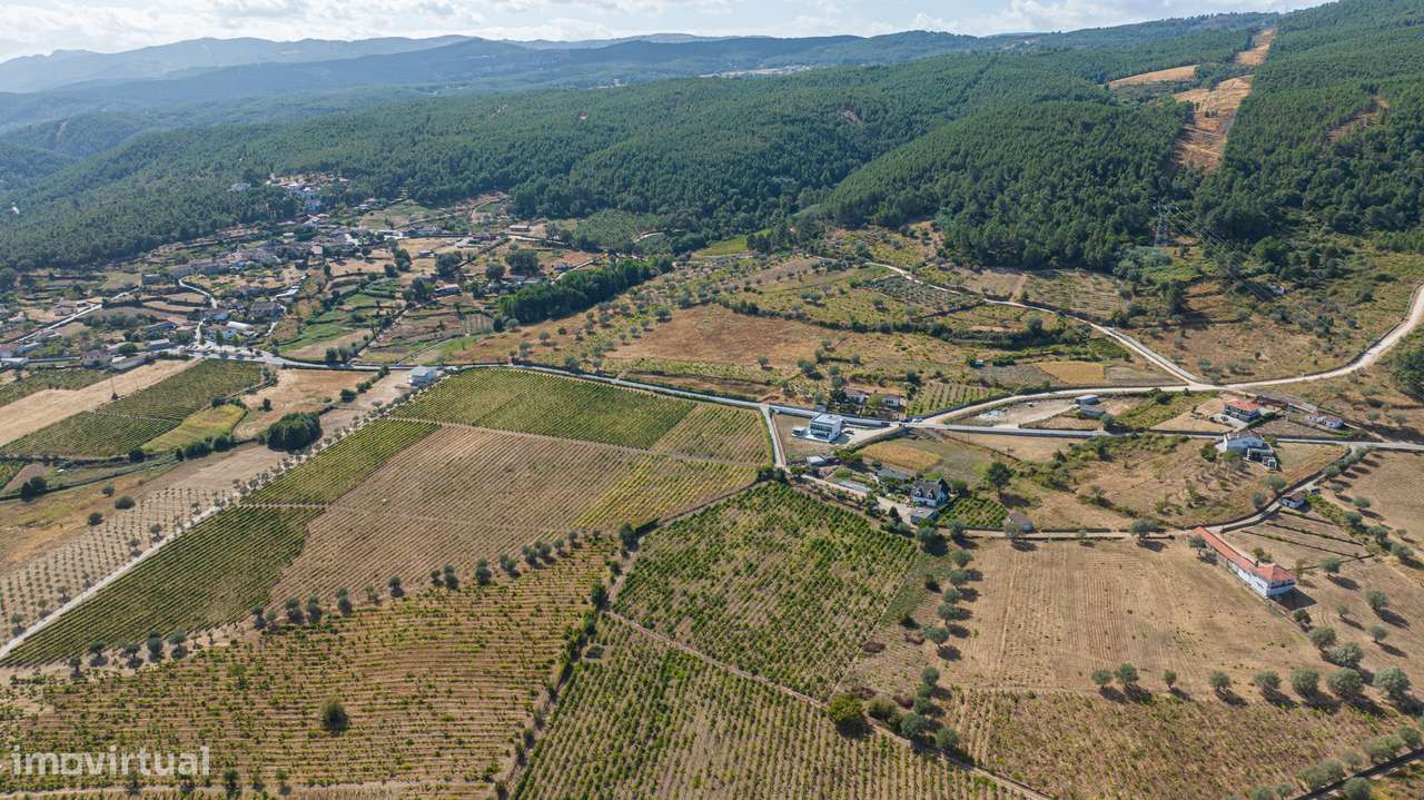 Moradia T4 semi-nova c/ 4 suites-45