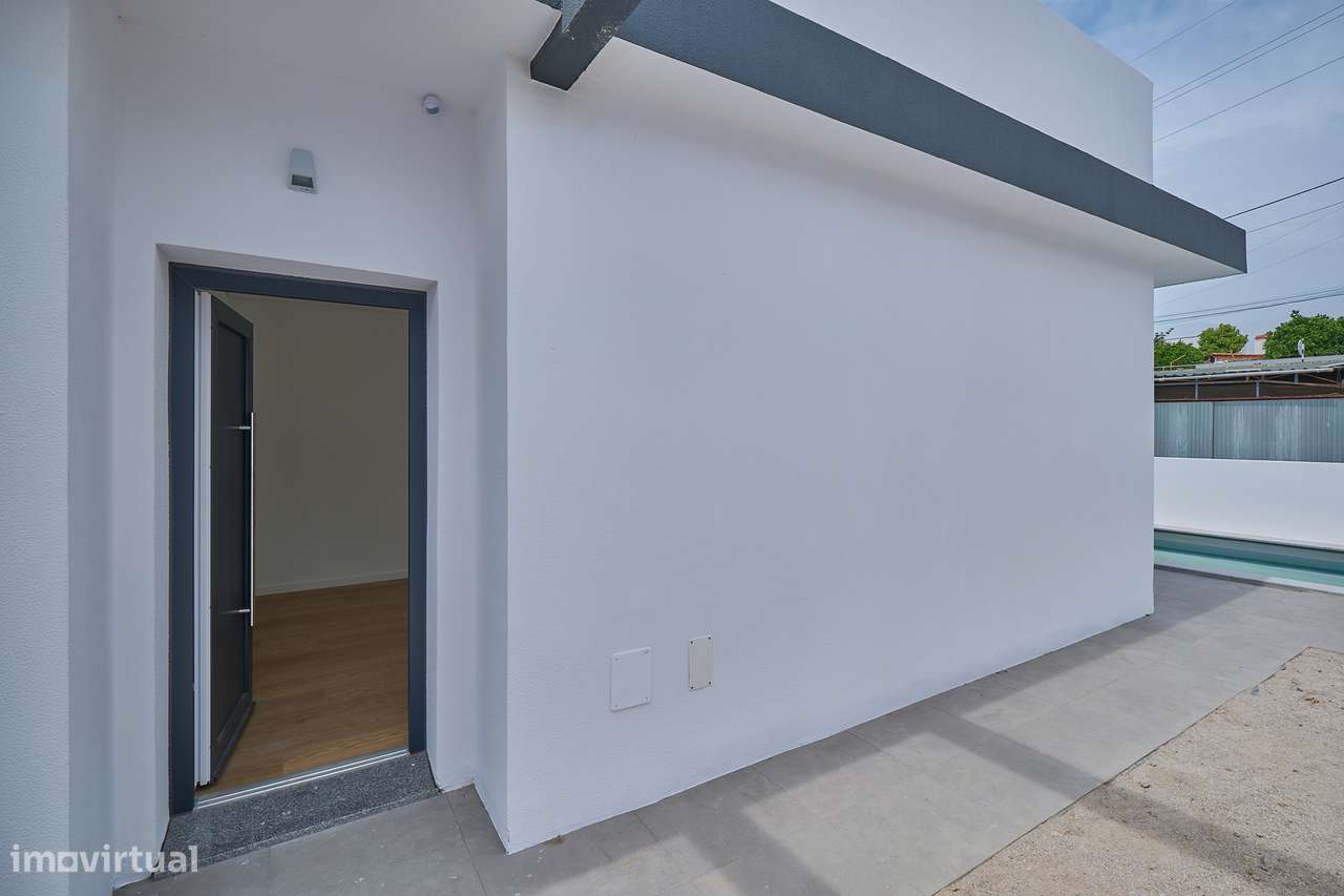 Moradia Térrea V3+1 c/Piscina - Fernão Ferro-10