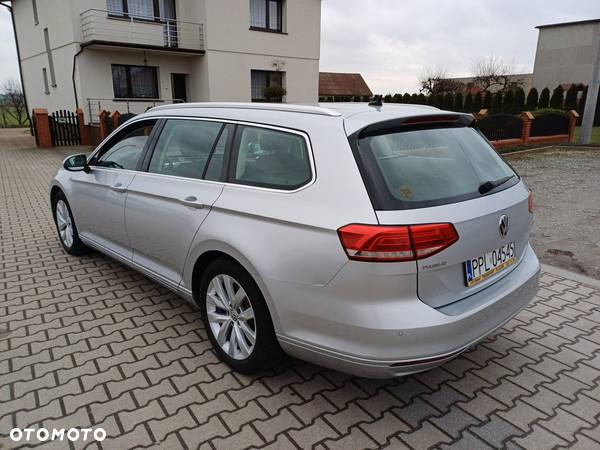 Volkswagen Passat - 4