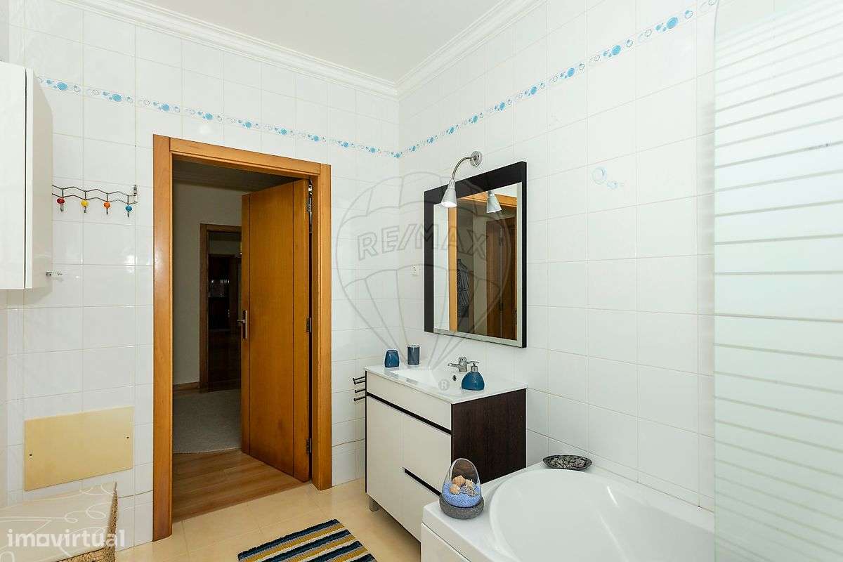 Moradia T4 para venda-12