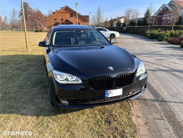 BMW Seria 7 740Li - 8