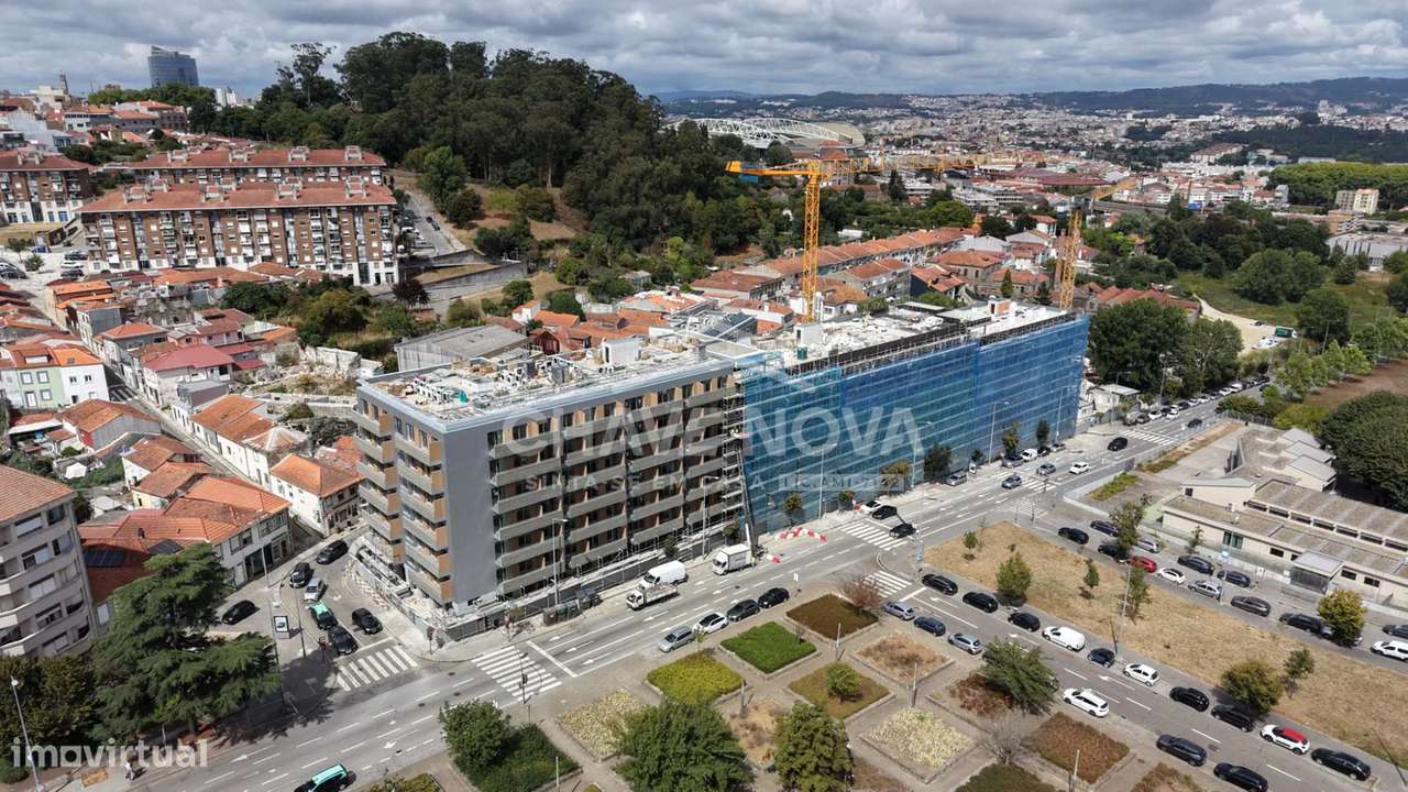 T1 Novo no Edifício Flores | Exposição a Sul e Garagem a 800m do Metro-18