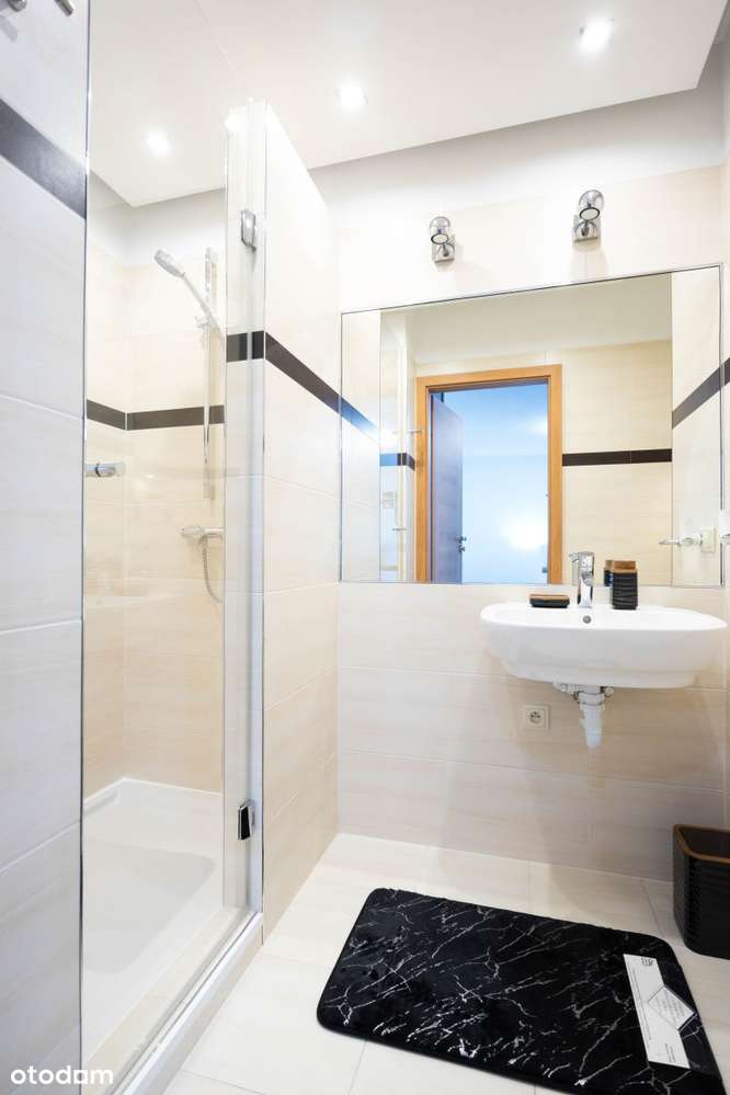 Piękna, przestronna kawalerka-8