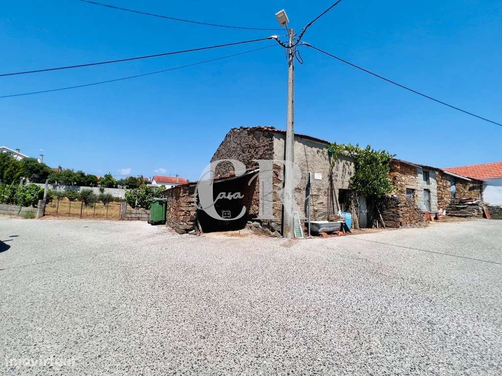 Casinha em xisto para reabilitação - Grande imagem: 1/12