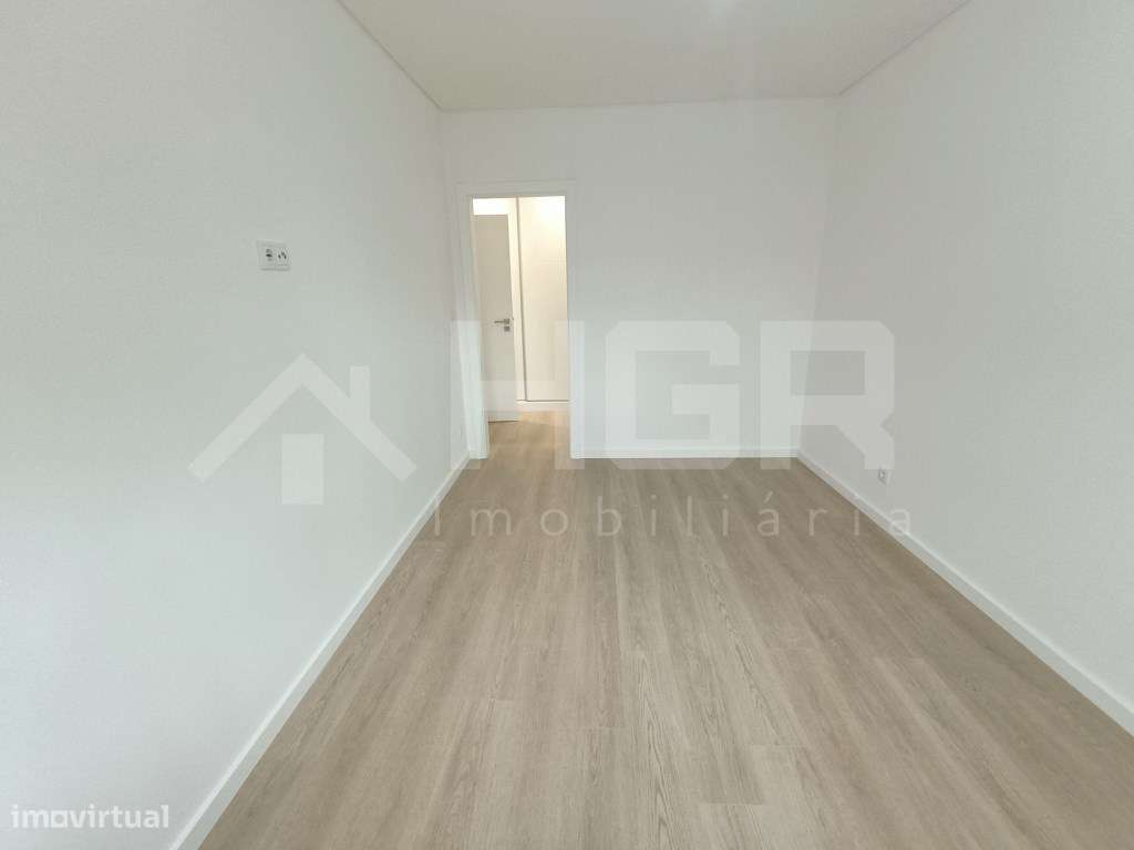 T3 | ENTRADA A ESTREAR | 2 CASAS DE BANHO | EXCELENTE LOCALIZAÇÃO-16