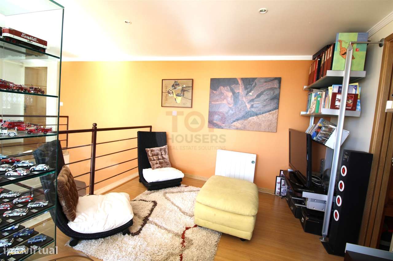 Penthouse T4+1 com Terraço Panorâmico e dois estacionamentos-33