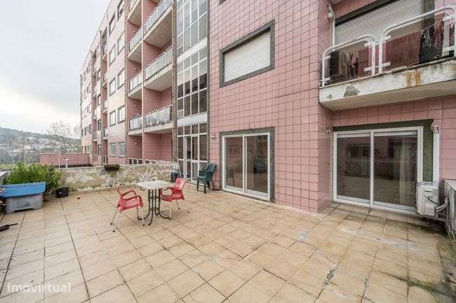 APARTAMENTO COM TERRAÇO GUIMARAES CENTRO-12