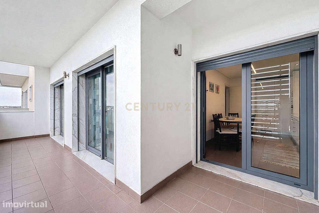 Luxuoso Duplex T4+1 em Amora, Seixal com Vista Panorâmica-9