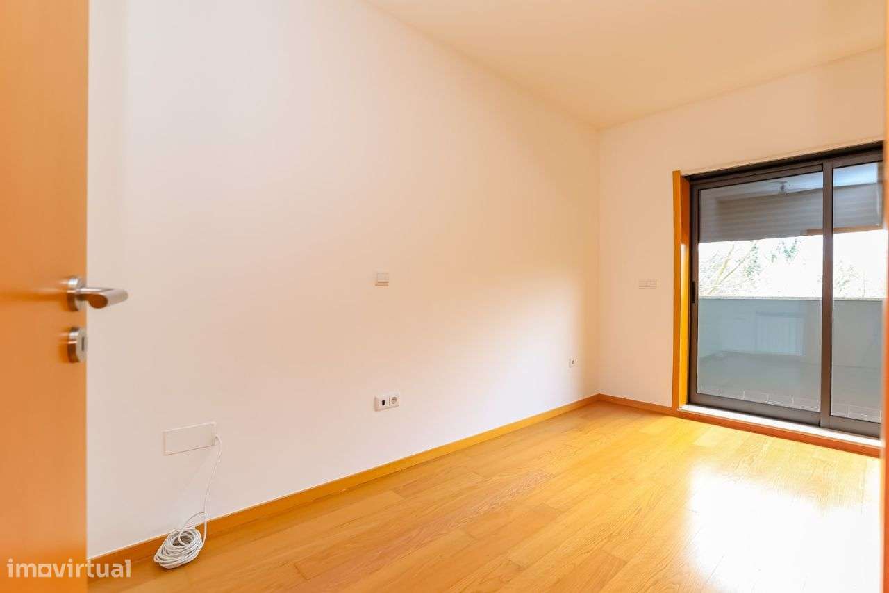 Apartamento T3 C/ Lugar Garagem-24