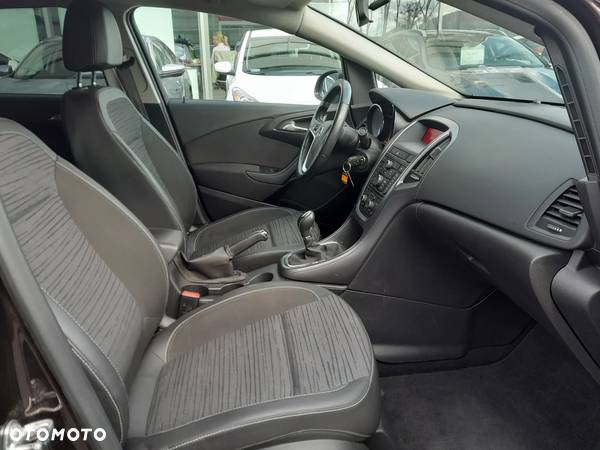 Opel Astra IV 1.4 T Business EU6 - 13