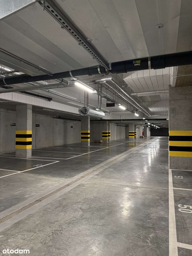 Nowoczesny lokal biurowy z parkingiem-8