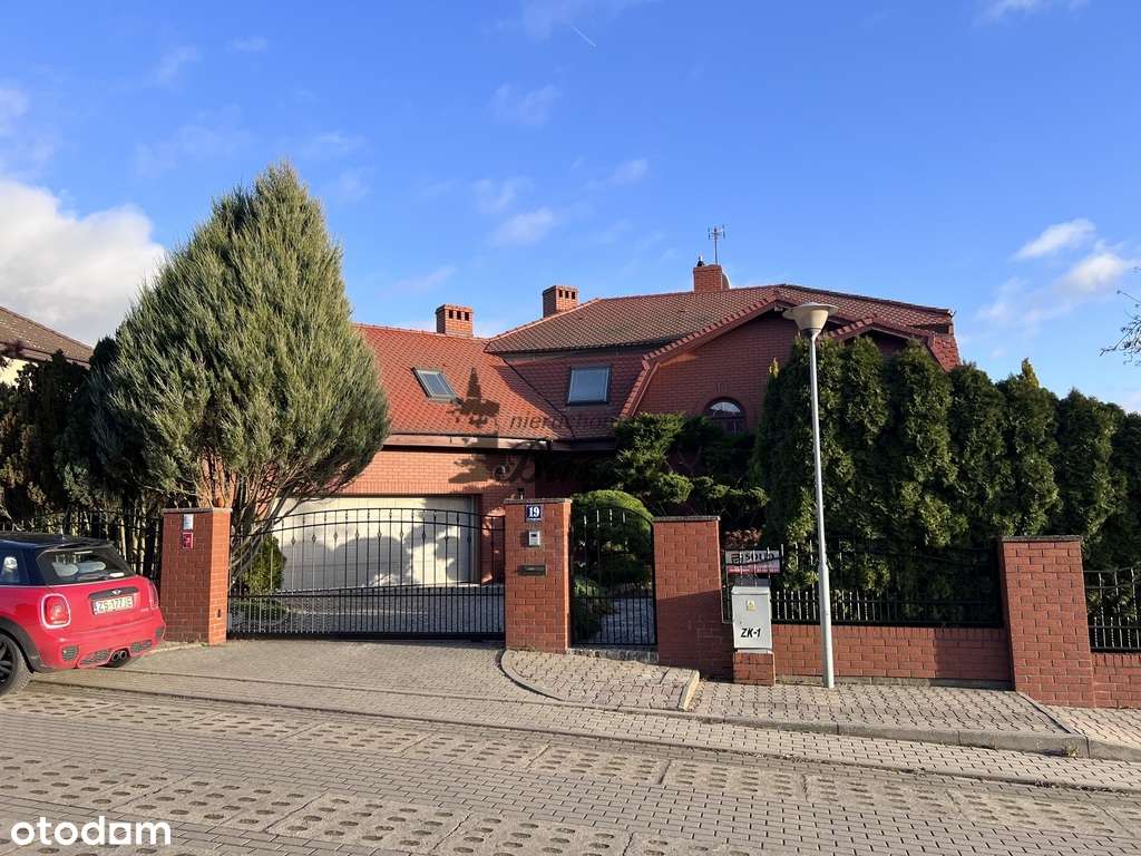 House, 387 m²