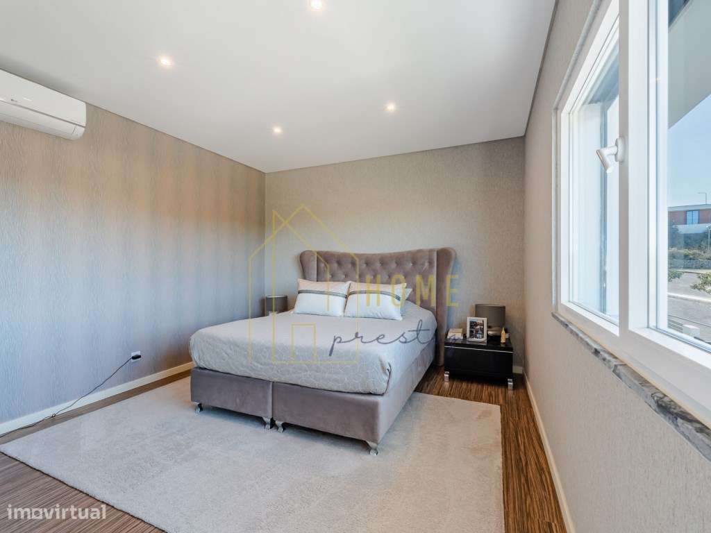 Moradia T4 na Urbanização Jardins de Santiago- Setúbal-42