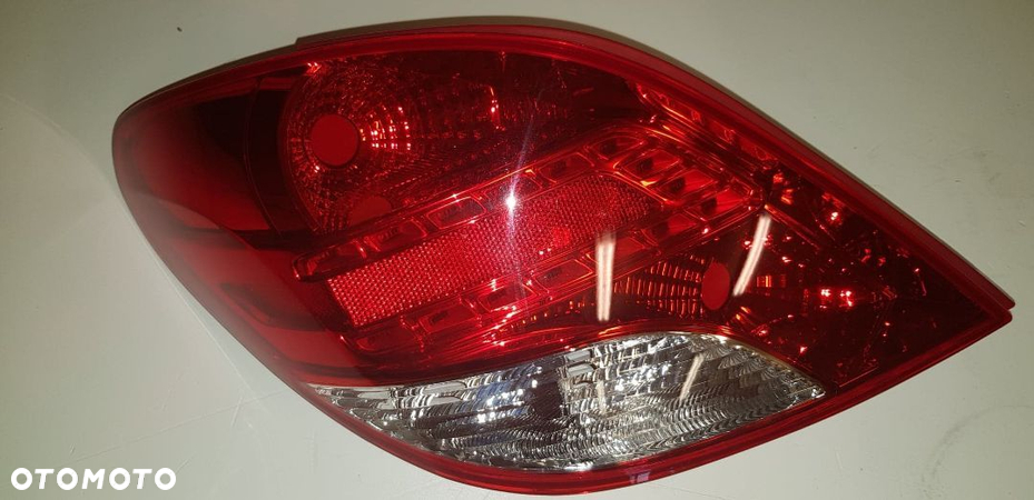 Lampa tylna lewa TYC do PEUGEOT 207 od 2009 - 4