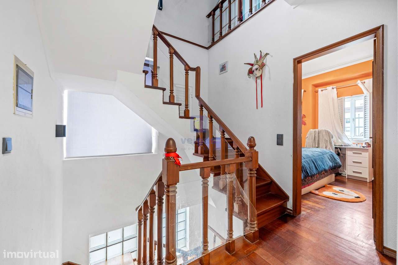 Prédio em Propriedade Total com Terraço, Garagens  no Montijo-15