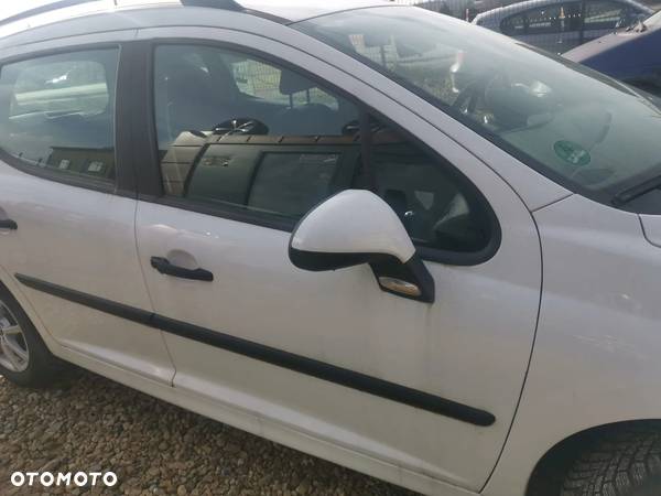 Części Peugeot 207 SW 1.4 VTI 8FS 5-BIEGÓW Kol. EWPB - 26