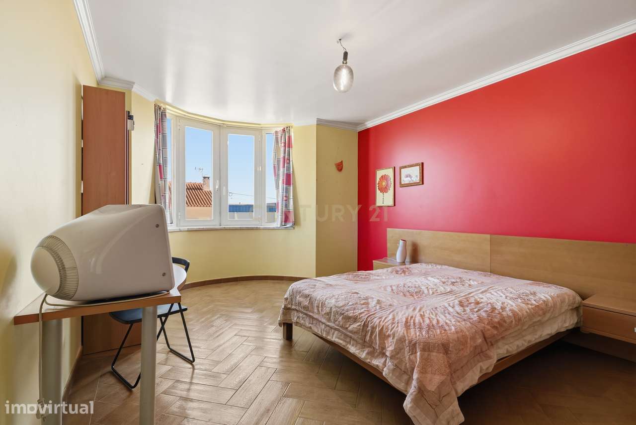 Moradia T3 com piscina e vista campo em Localização Privilegiada-22