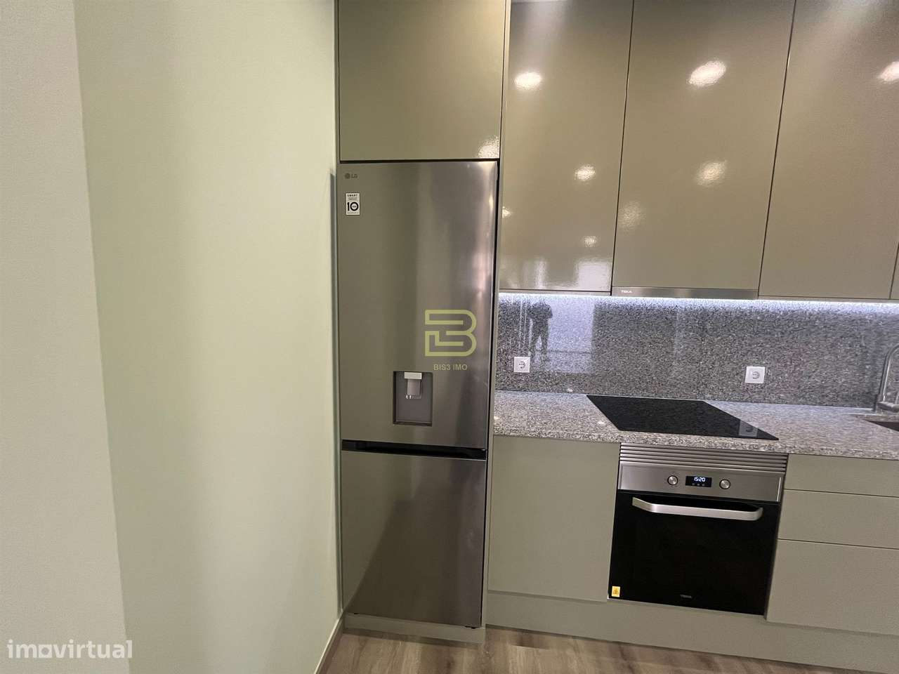 T3+1 Totalmente Renovado | Rés do Chão | Mafamude – Vila Nova de Gaia-6