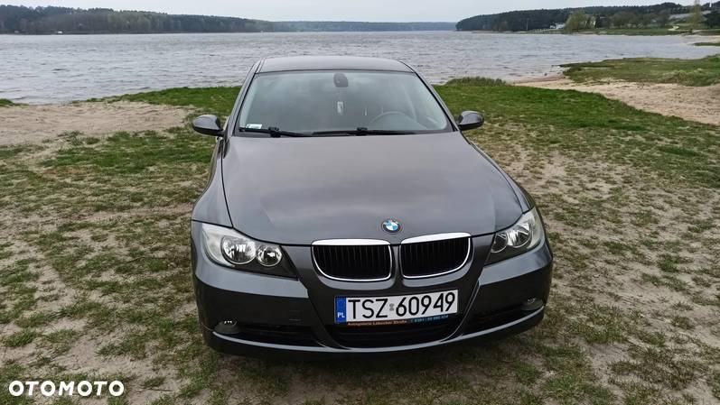 BMW Seria 3 320i - 12