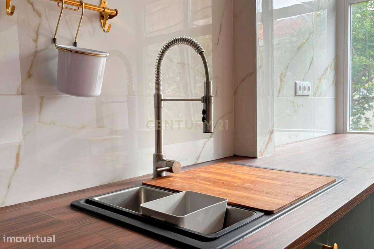 Apartamento T2 totalmente remodelado.-7