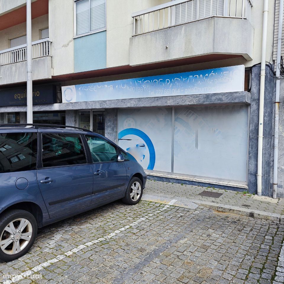 Loja já arrendada / Rua da Rasa/ Ao Jardim Soares dos Reis