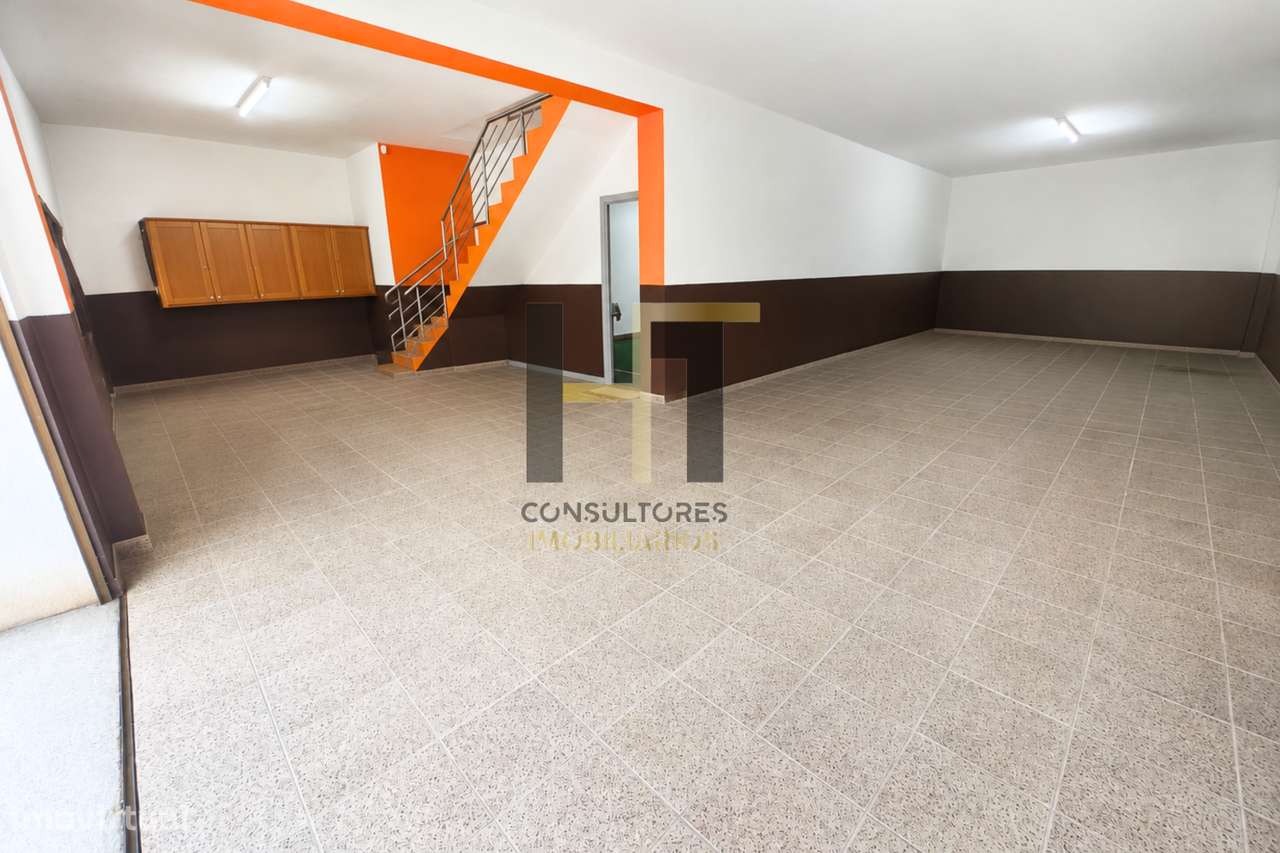 Moradia T4 em Lousada | 312m², 542m² de Terreno e Garagem para 3 Car-23