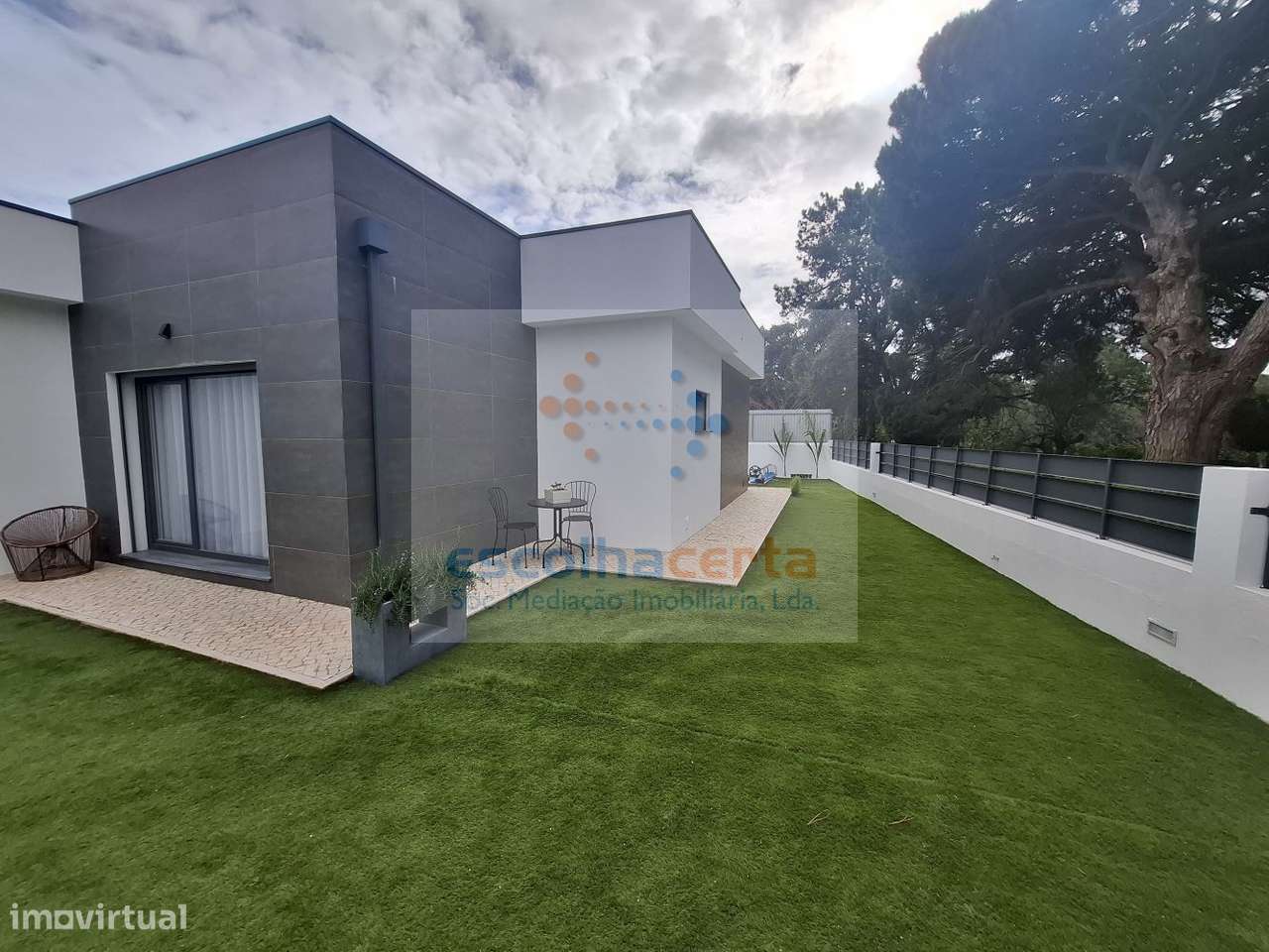 Oportunidade Excelente Moradia Térrea T4 Com Piscina de agua salgada-32