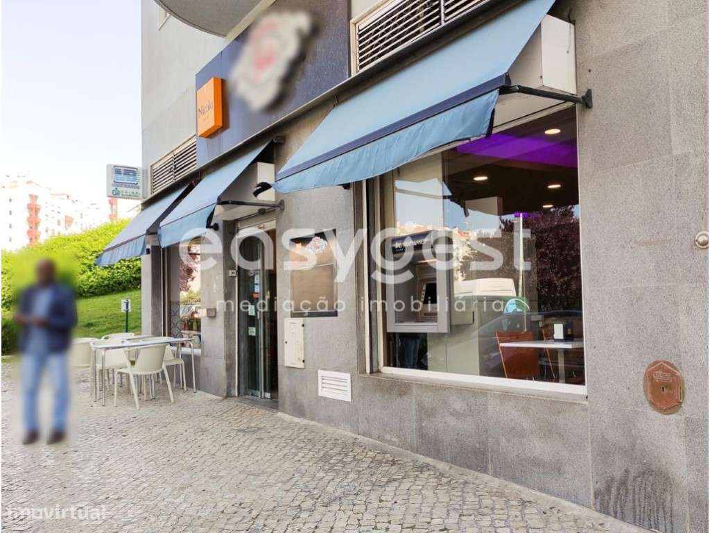 Espaço Comercial com área de 250m2 localizado em Ramada (Odivelas) - Grande imagem: 5/28