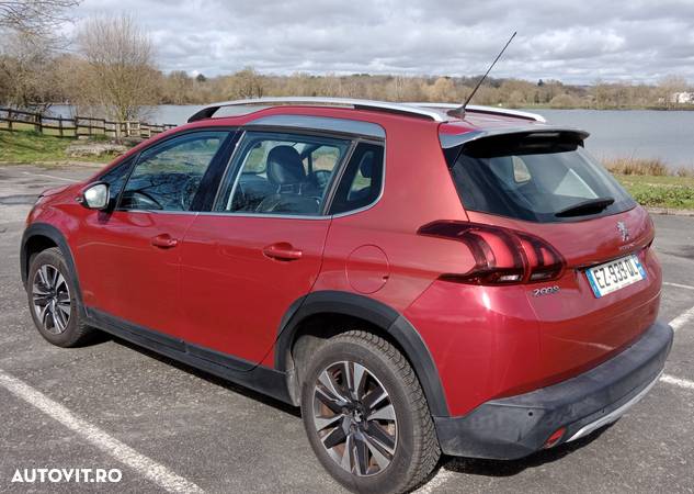 Peugeot 2008 1.2 PureTech Turbo Allure - 3