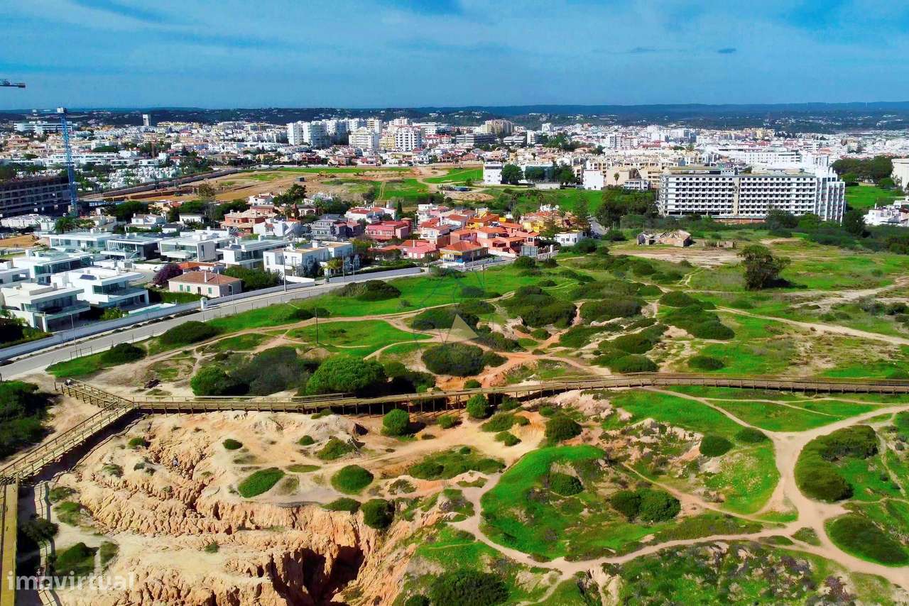 Terreno com Ruina a venda para Construção de Moradia Isolada - Lagos - Grande imagem: 5/21