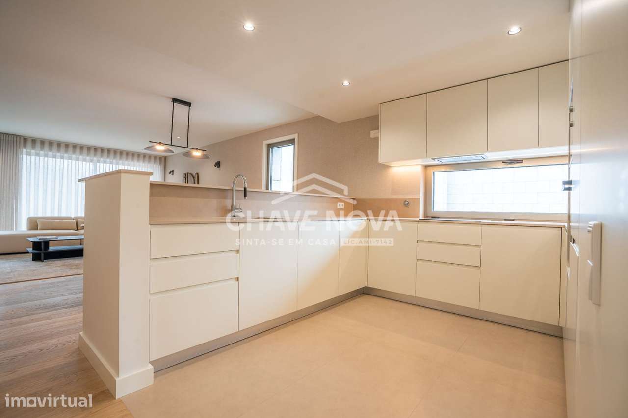 Apartamento T3 Novo c/ 2 Lugares de Garagem em Canidelo - Grande imagem: 4/24