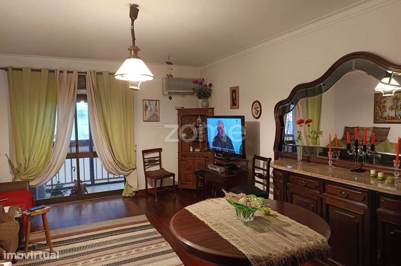 T3 no Centro do Pragal c/ Garagem Box – A 5 min de Lisboa! - Grande imagem: 2/29