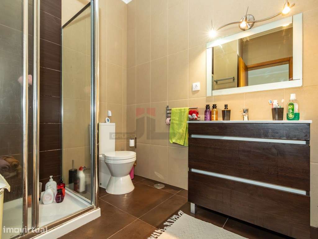 Moradia V4 Isolada com 3 Suites - São Vicente Ferreira, Ponta Delga...-24