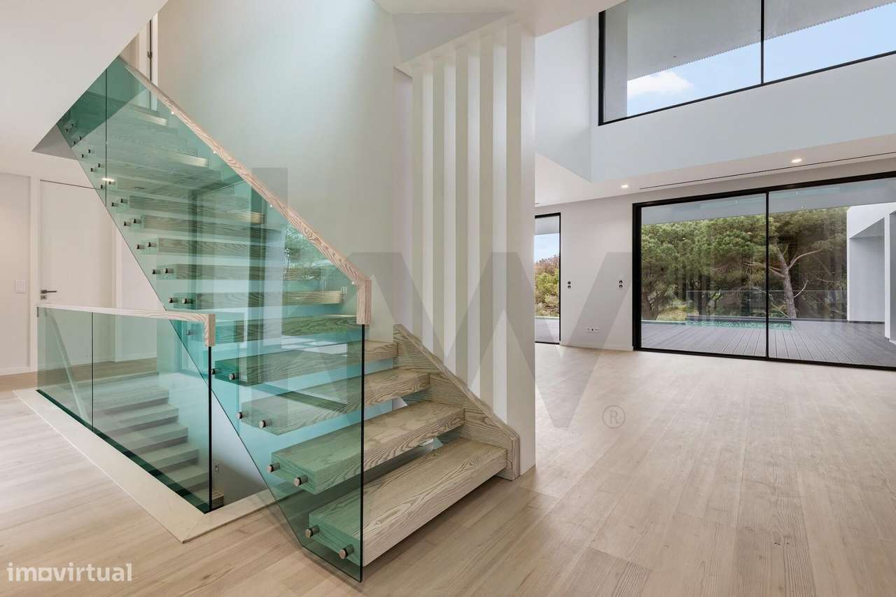 Moradia de arquitetura contemporânea em Cascais com 5 suites para vend-24