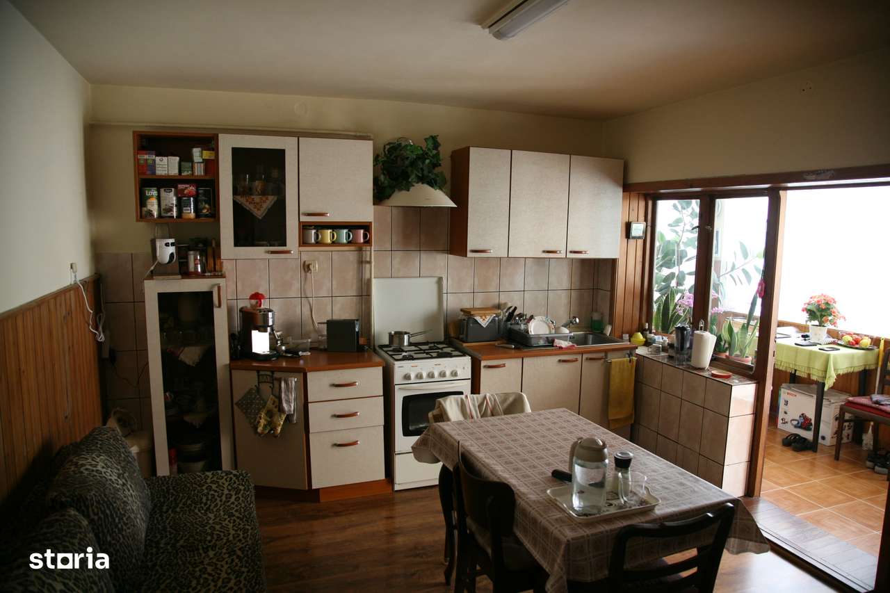 Casa solida din caramida in Zimandu Nou, renovata - Imagine principală: 4/14