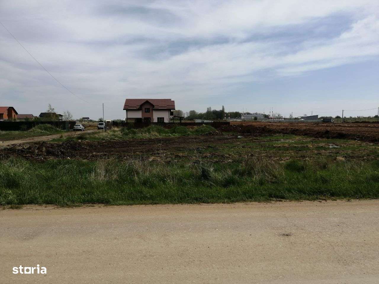 Teren intravilan aeroport str AVIATORILOR 1300 mp asfalt si utilitati-0