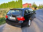 BMW Seria 3 318d DPF Touring - 9