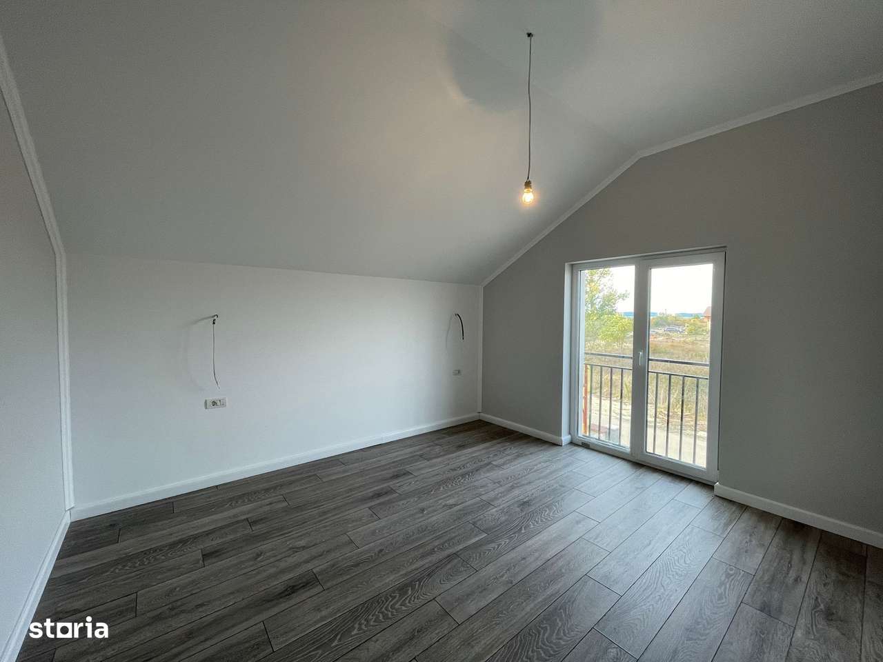 Duplex-4 camere-pozitie excelenta-la asfalt-Remetea Mare - Imagine principală: 4/12