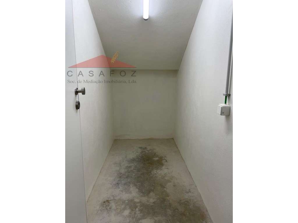 Venda Apartamento T3 Duplex Novo em Nevogilde-33