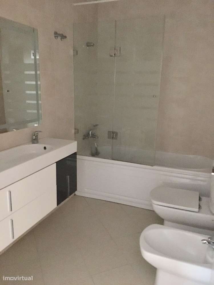 Excelente e grande T4 em Braga-6