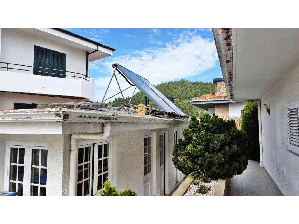 Vivenda de 4 Frentes com 3 Suítes, Garagem e Terreno | Gaia-28