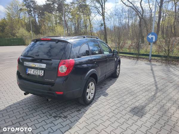 Chevrolet Captiva 2.4 LS - 4