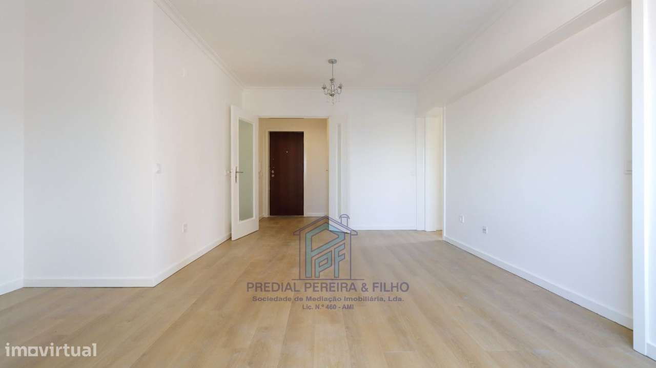 Apartamento T2 Remodelado - Rio Tinto | Centro - Junto ao Continente-3