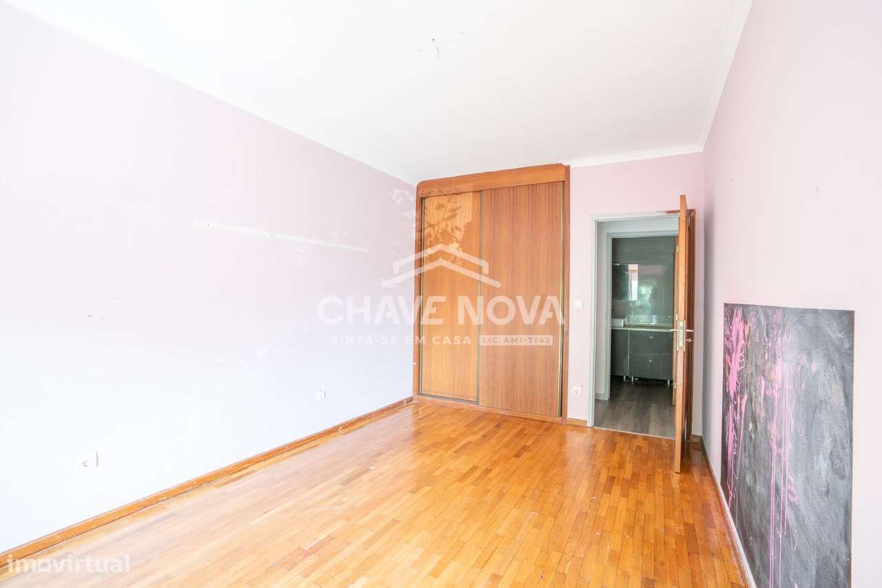 Apartamento T2 Varandas e Garagem Box – Águas Santas - Grande imagem: 4/17